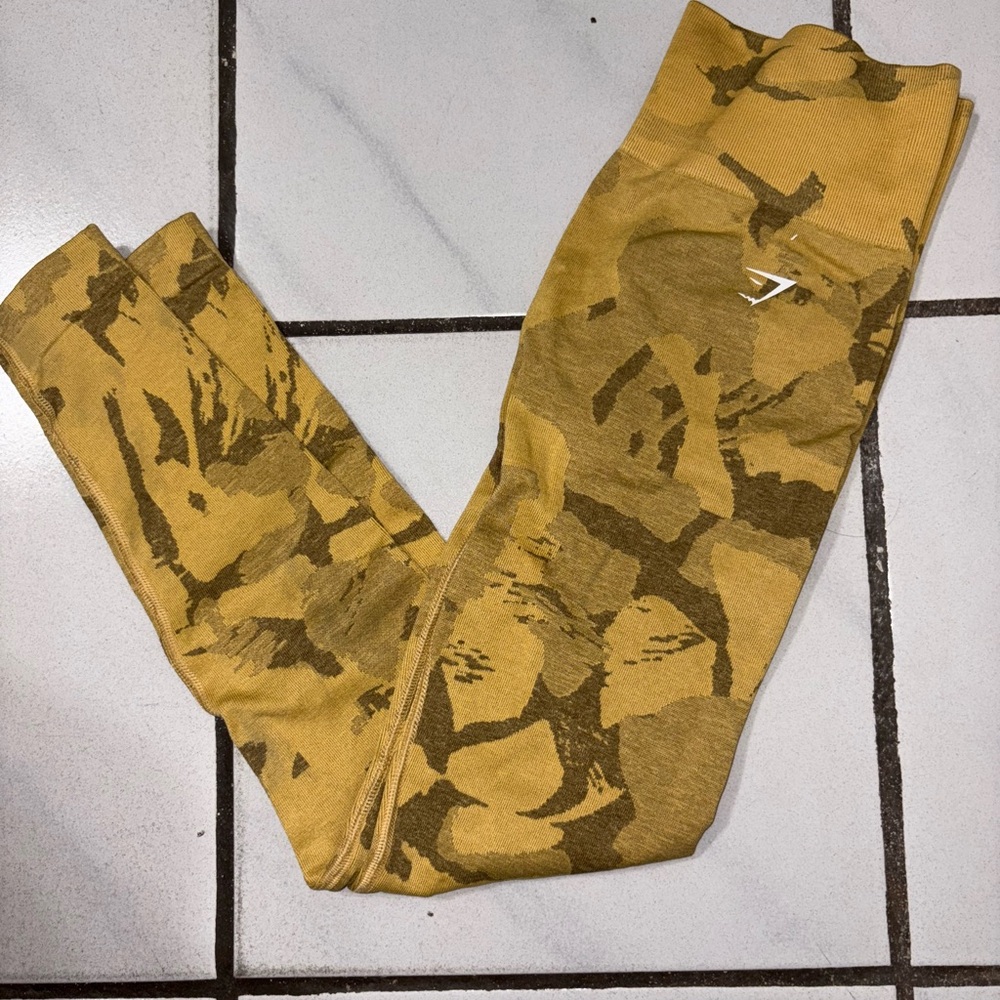 Gymshark- Yellow and Brown Patterned Leggings